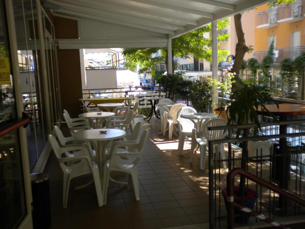 Hotel Nives Rimini Exterior foto