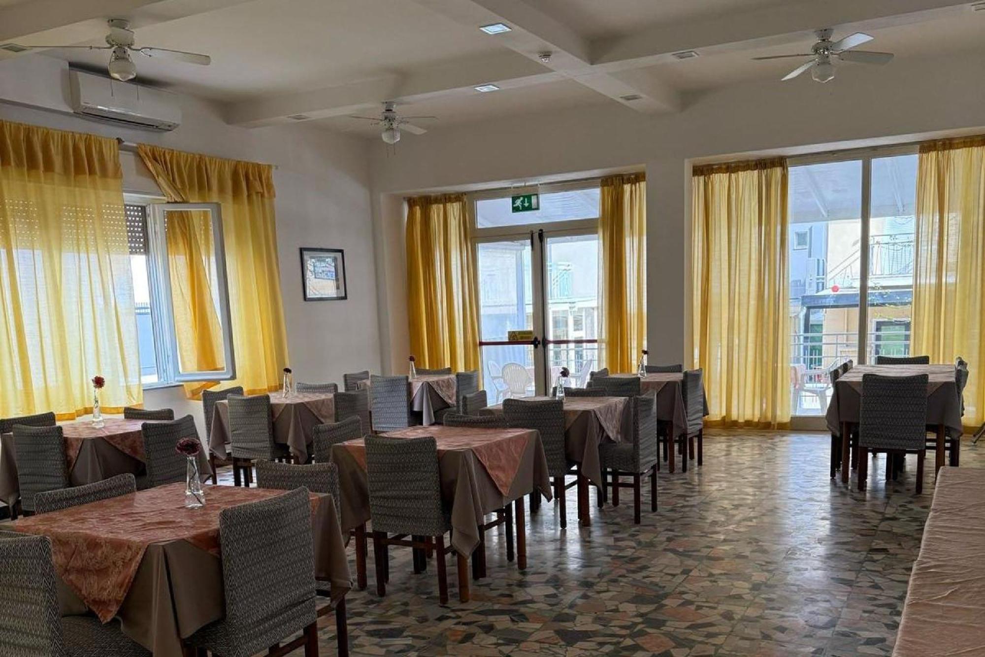 Hotel Nives Rimini Exterior foto