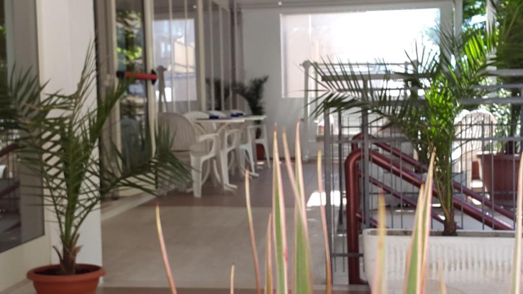 Hotel Nives Rimini Exterior foto